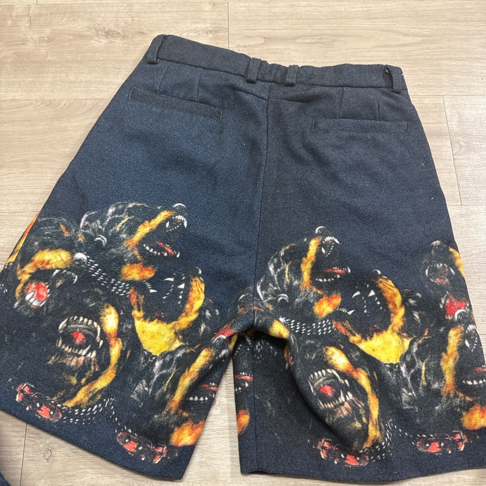Givenchy Rottweiler Shorts - Picture 2 of 4